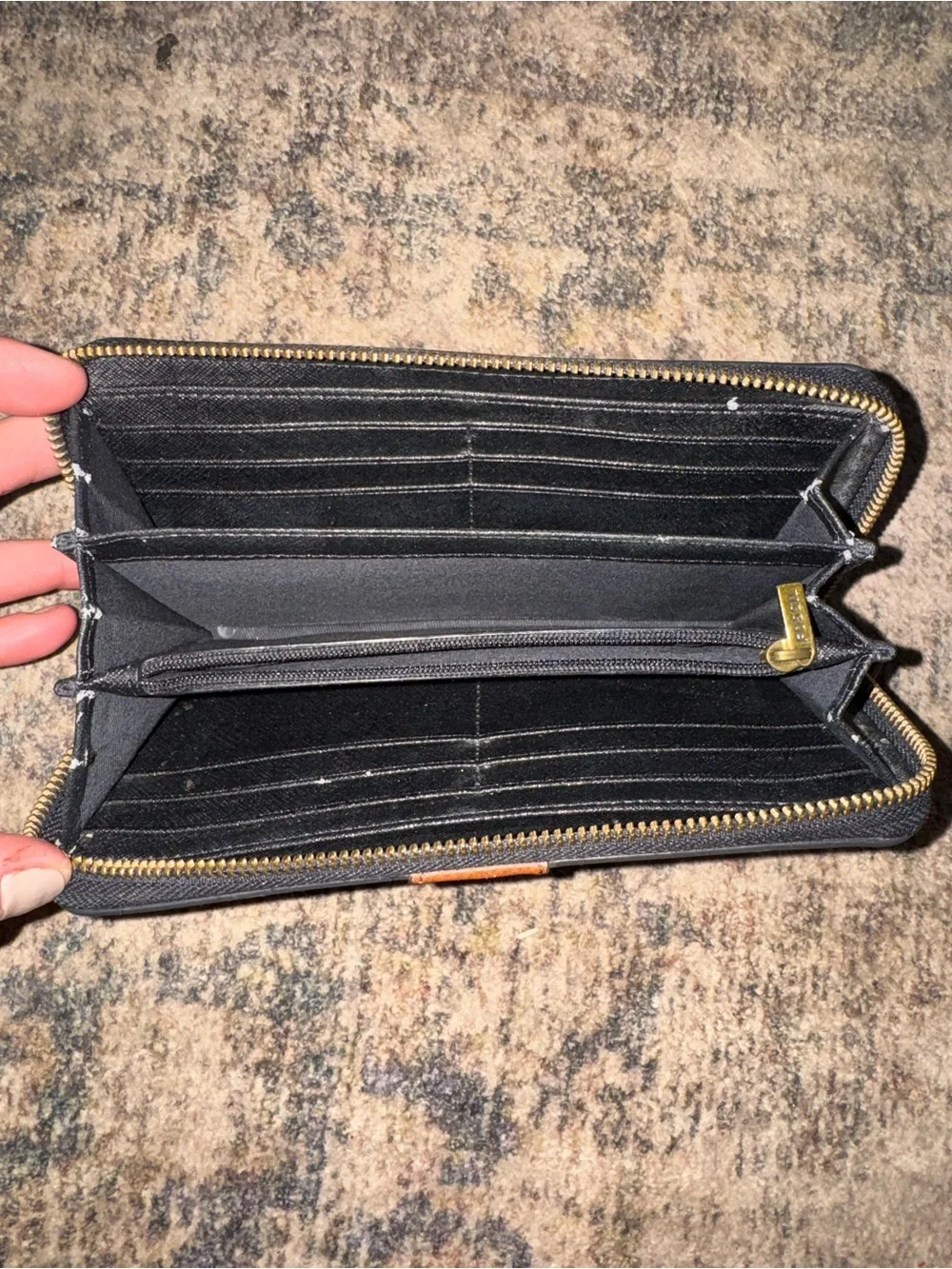 Fossil sleek zip